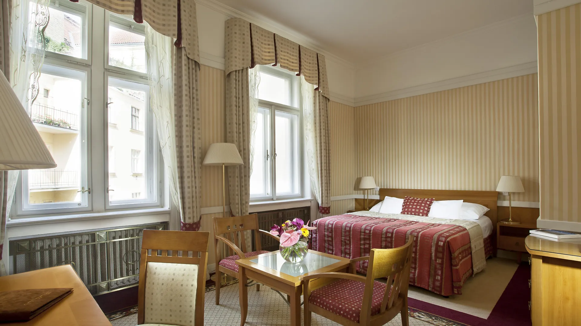 Hotel Paris Prague 5*,