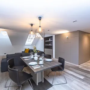 Wishlist Residences - Old Town Square Prag